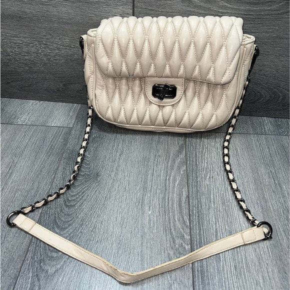 Badgley Mischka Gray Mini chain Quilted beige Crossbody Bag B000669 - Picture 2 of 10